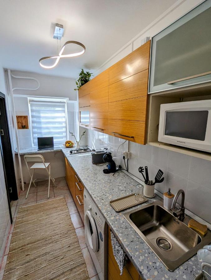 Sebastian Studio Apartment Bukares Bagian luar foto