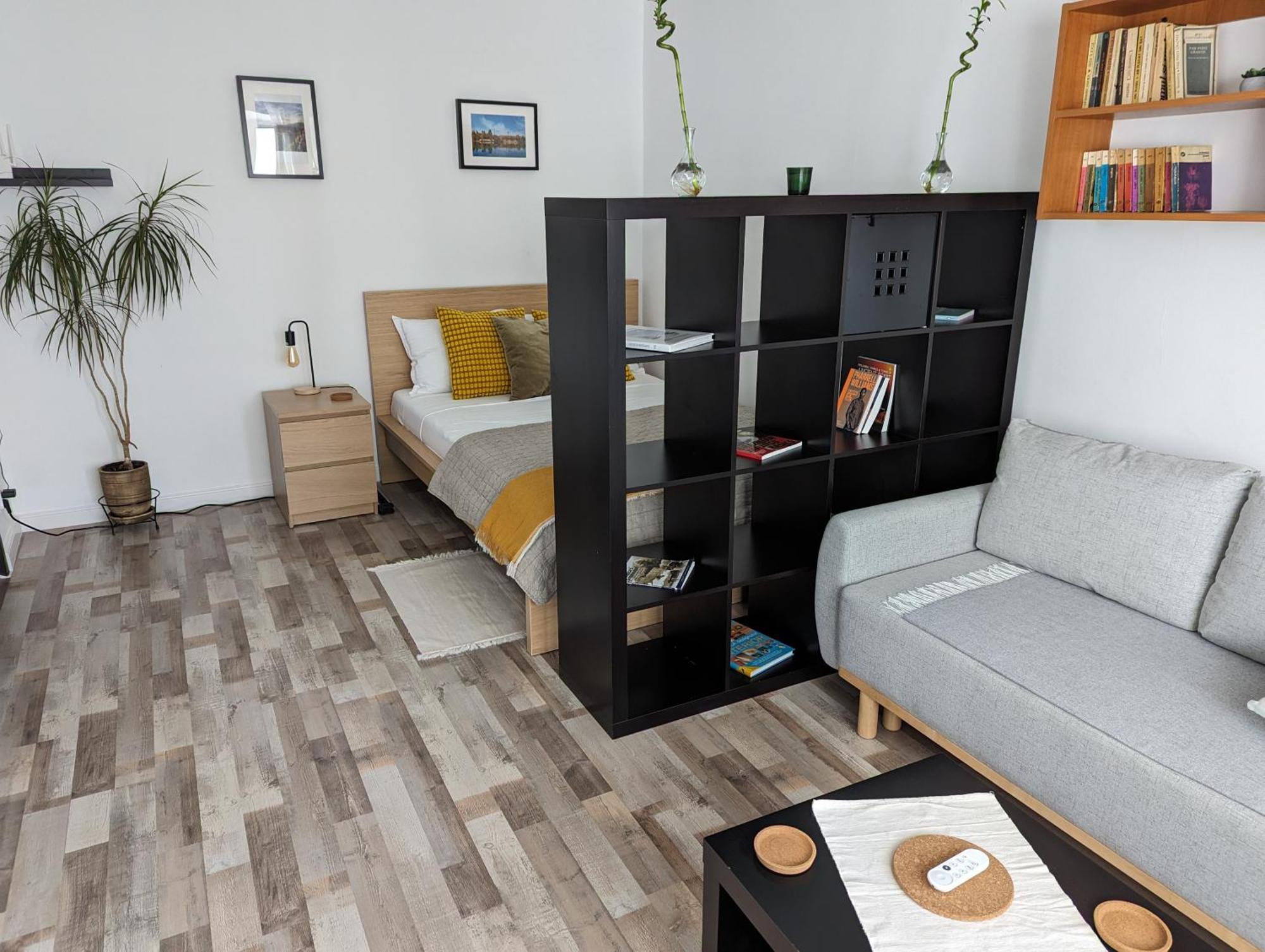 Sebastian Studio Apartment Bukares Bagian luar foto